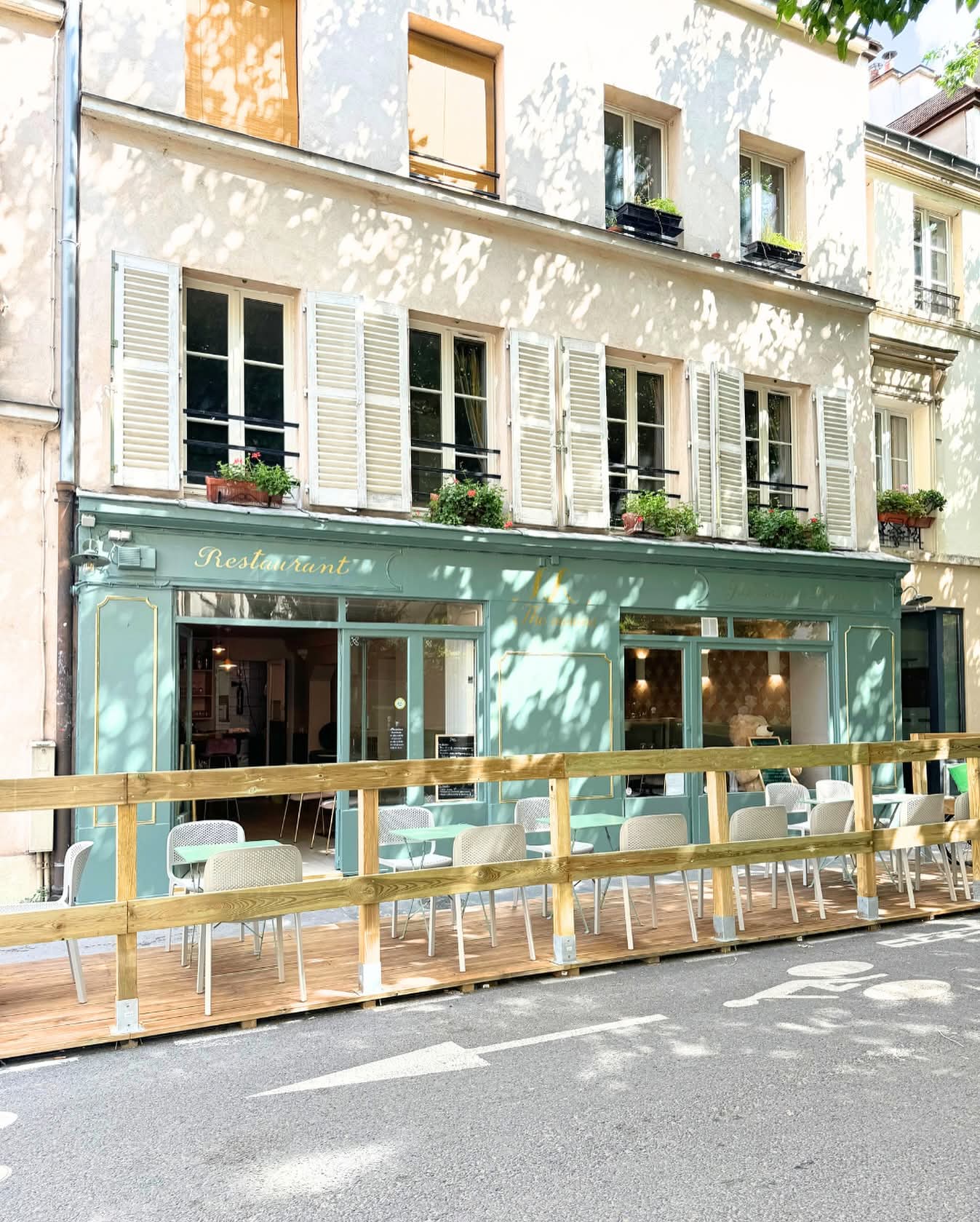 facade restaurant terrasse exterieure